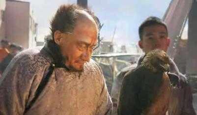 张作霖|他是座山雕的原型，凭借三个绝技发家，从日军手里抢走威虎山！