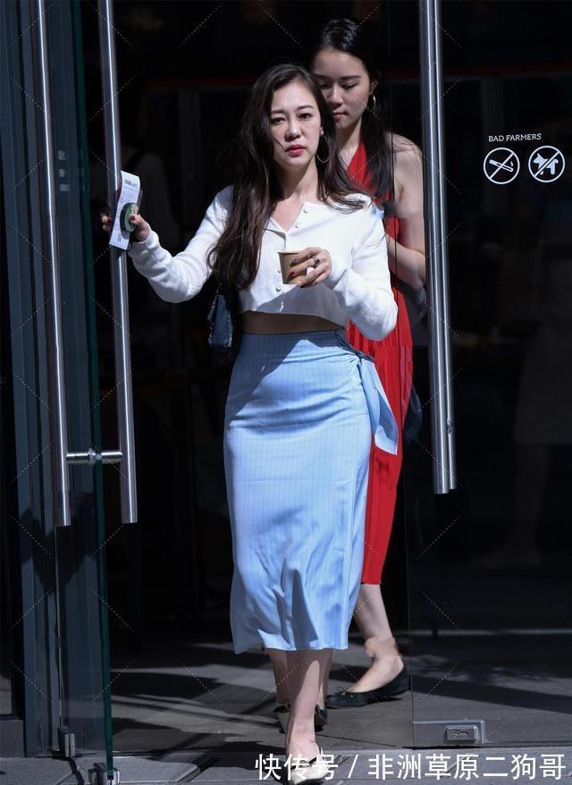 连衣裙 时髦单品连衣裙,凸显脖颈那迷人的小锁骨,可甜可咸