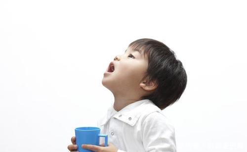 家长|家长注意；宝宝这几种睡觉“姿势”，是宝宝脾胃亮起了警示灯