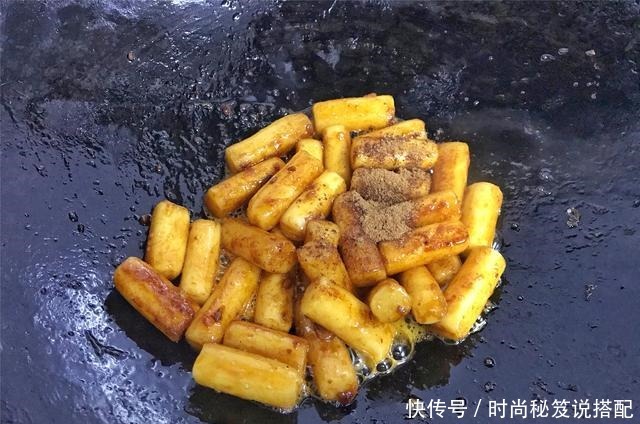  炒年糕|家常炒年糕，炒前多加一步，年糕软糯Q弹，入味好吃还不粘锅