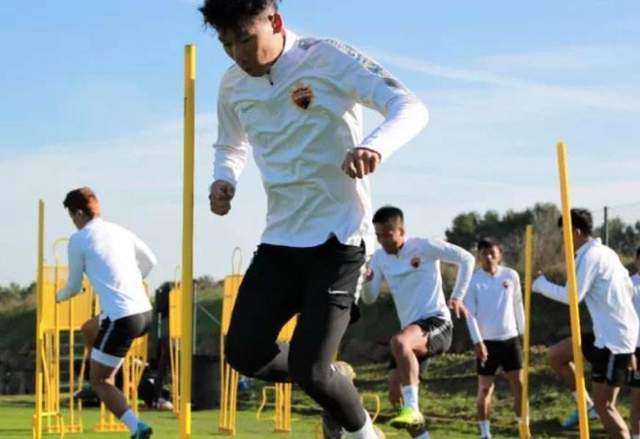 李霄鹏|李铁国足“最大水货”合同到期:遭武汉队放弃,正寻找下家!