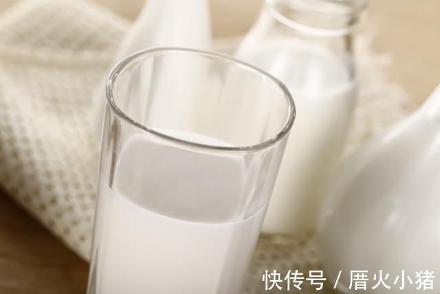 乳清蛋白|四种“牛奶”早已上黑榜,但还是有不少父母,前赴后继地交智商税