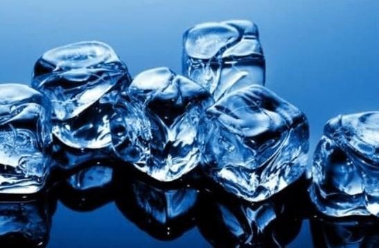白色|夜店的冰块是透明的,而自己的冻的是白色的,原因只有一个