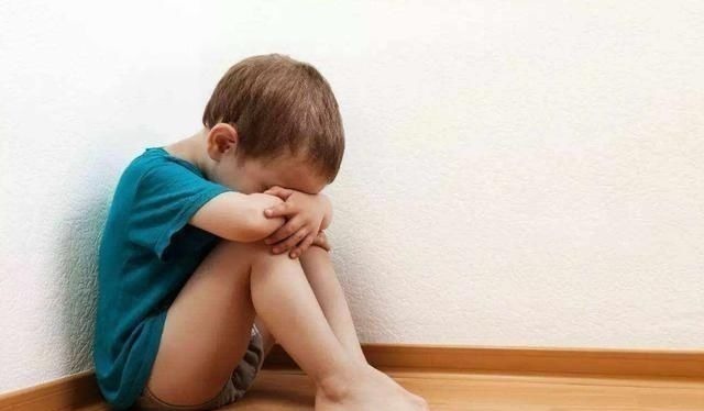 孩子|16岁男孩写字宛如印刷体,获700w网友点赞,父母却说孩子有病