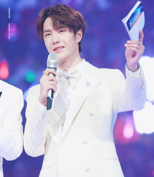 “流水的金鷹節(jié)主持，鐵打的何炅”，今年卻突然不靈了！