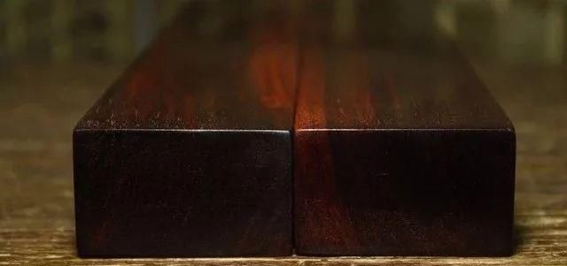 小叶紫檀|通过这几个标准,判断什么样的木头才是好木头