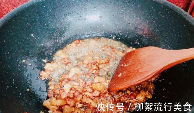 五花肉|建议老年人如果不差钱尽量多吃这种食物,腿脚有劲,身体硬朗!