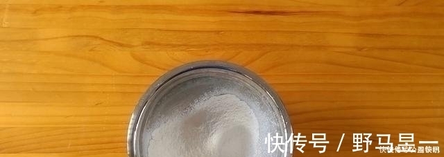 面团|一口下去就爆浆的卡士达酥皮泡芙，大气孔不塌陷的秘密都在这