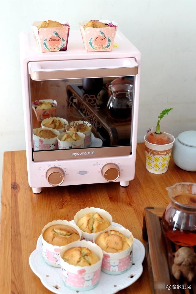 香蕉葡萄干做成蛋糕更好吃，不用打蛋器，小朋友都能轻松做