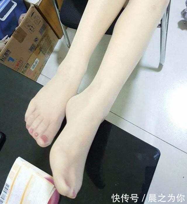 西服套装","m":"ef84e88bb0756a3ec073e6bd2d39df20b3f6e00d","nlabel":"stat_755443141:zm.news.so.com:5Z+O5biCVmlzaW9u,pageType_zmt,glevel_3","ntag":"tfashion;sfashion_时尚;kfashion_1:穿搭;kfashion_1:高级灰;kfashion_1:套装;c