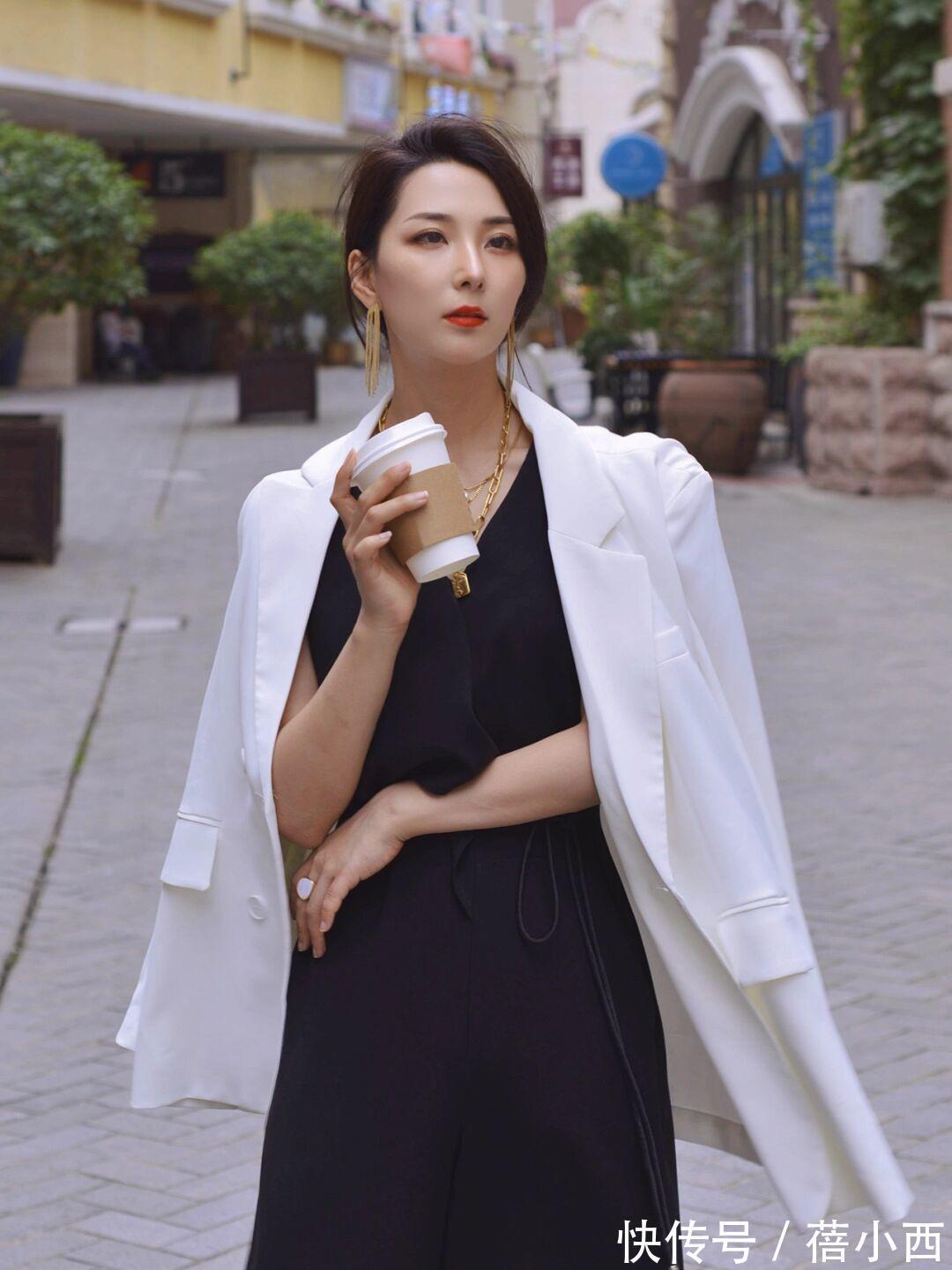职业风 “职业风”穿搭很沉闷?学会以下几款女人味造型,轻松美得出彩