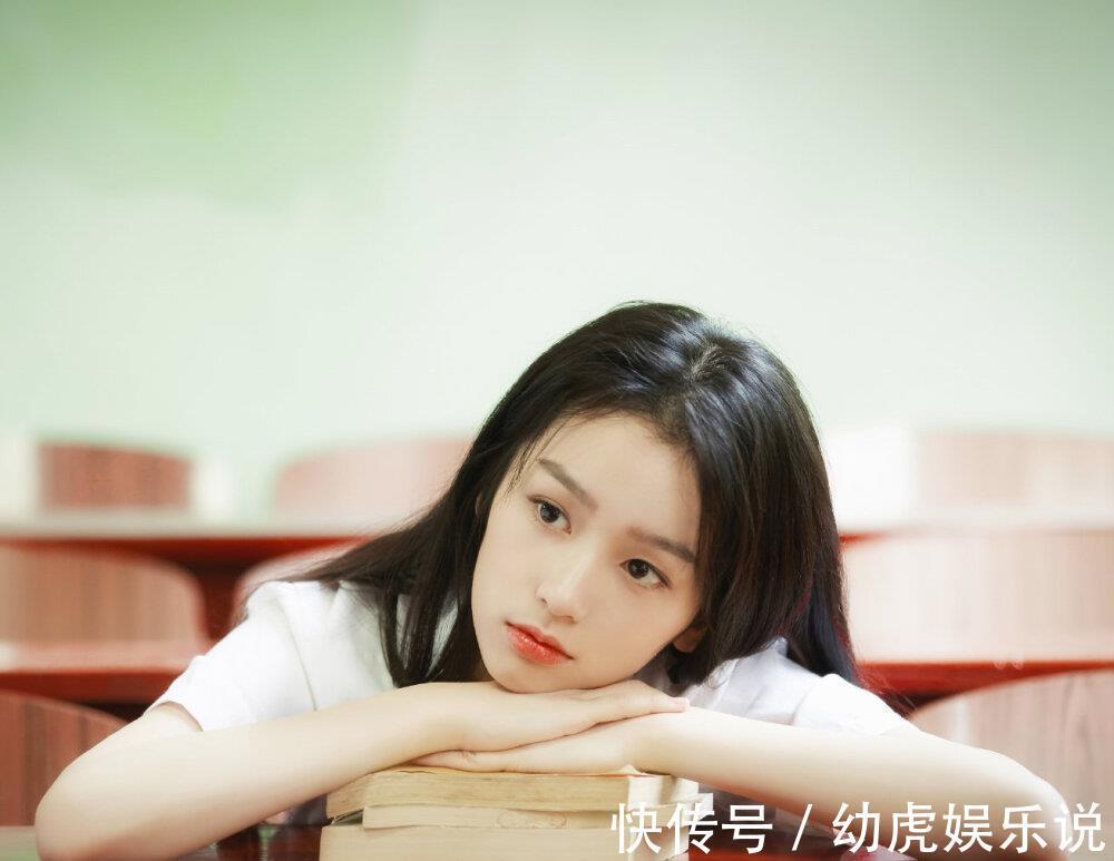 傻烫|脸上有4个特征的女生,很适合留黑长直!别傻傻烫卷发了