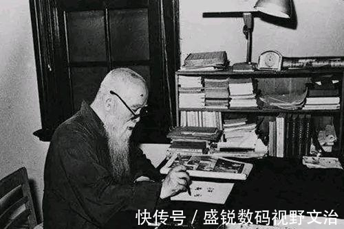 诱人&他酒醉题字:“不可随处小便”,清醒后改动字的次序,成经典名言