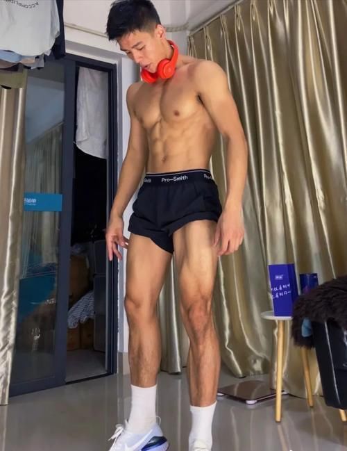 身材|174cm的肌肉爷们看起来像180，这身材简直绝了