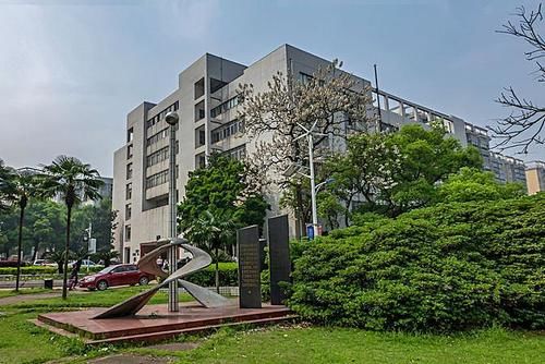 长沙理工大学和湘潭大学，哪所实力更强，更有机会入选双一流？