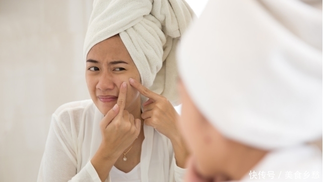 女人想要拥有“干净脸”,建议睡前做这3件事,皮肤细腻又光滑