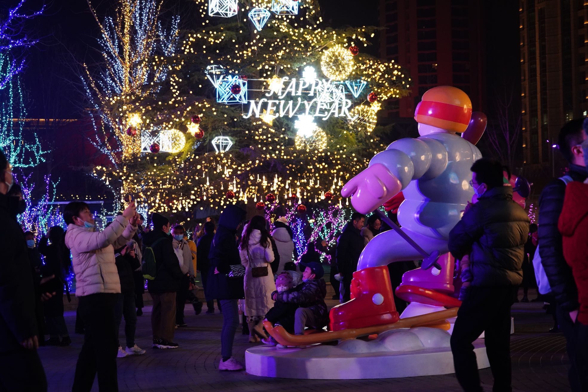 蓝色港湾！蓝色港湾第十四届灯光节吸引市民