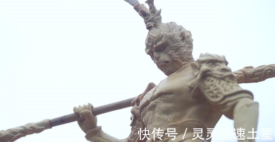 B站|央视点赞B站72岁up主,结合传统木雕和二次元,手办栩栩如生