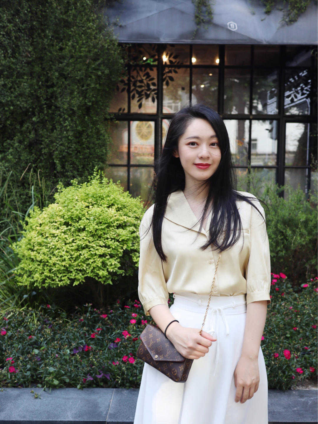 单品|夏季,衬衫是最佳的搭配单品,这样穿让你秒变成气质女神,超洋气