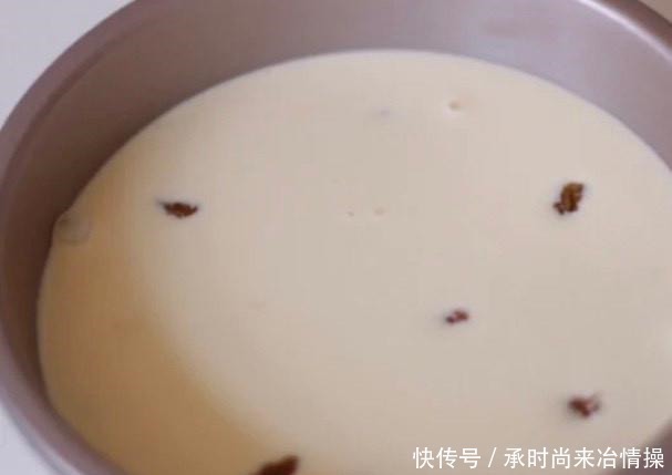 低筋面粉|今天蒸一个酸奶蛋糕,不用打发不用烤箱,零失败,比烤的还要好吃!