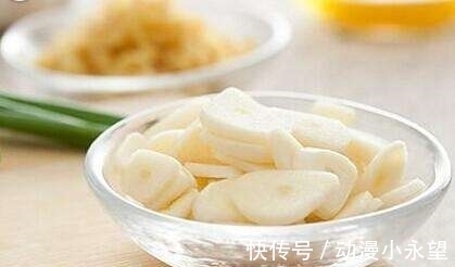 诱发|告诉家人,大蒜不能与此物一起吃,容易诱发肠癌,很少人不知