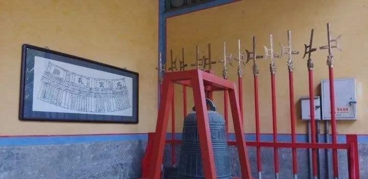 三国演义&方天画戟那么厉害，为何后世却很少有人用？专家：用它打架很奇怪