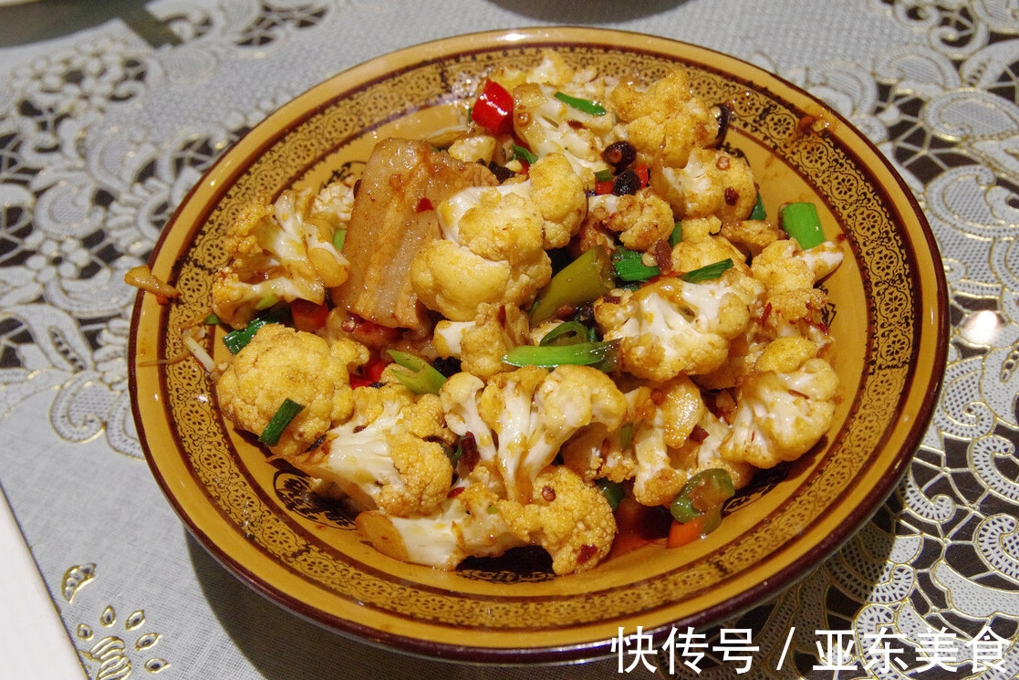 花菜|炒花菜，不焯水也不过油，教你一招，花菜香香脆脆，好吃又入味