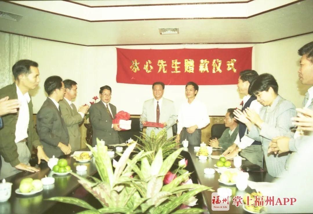  缅怀|全国众多“粉丝”齐聚，只为缅怀福州这位巨星！