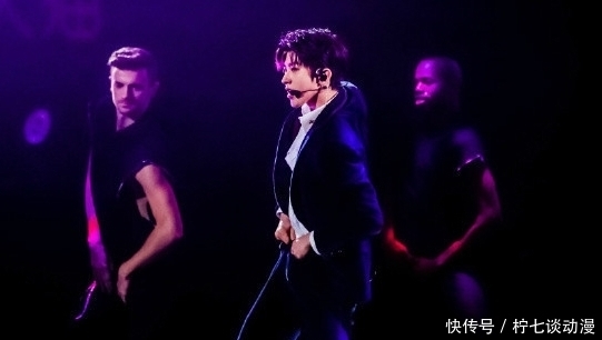 奔跑吧蔡徐坤涅槃重生，刚出道被压榨3年，年仅19岁惹上3.2亿官司