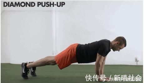 臂弯举|掌握正确的训练方法,仅靠自重一样能够锻炼出发达的手臂肌肉