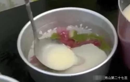 下手|居然能把冰粉做得这么美,看着都舍不得下手破坏,是大神无疑了