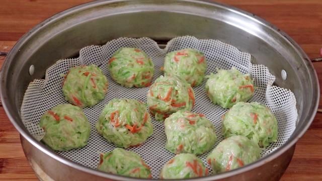 天冷了，宁可不吃肉，也要吃这道菜，个个晶莹剔透，营养又解馋