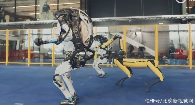 真·机械舞！波士顿动力机器人组团跳舞，battle画面令网友自愧不如