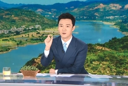 橄欖|張韜:《新聞直播間》秀才藝,喜提第一個在主播臺上清唱的男主播