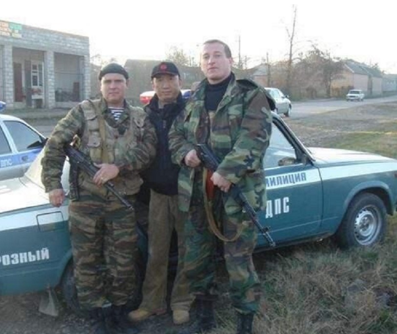 战争|那位被俄罗斯士兵救下的中国记者，答应照顾其妻儿，士兵死后如今怎样了？