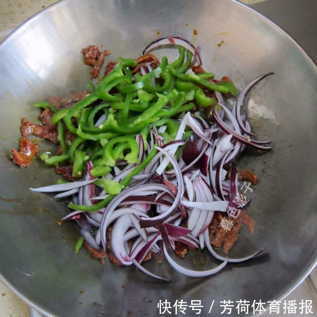肉丝|60岁婆婆,爱吃它,几天做1回,简单省事,要比饺子包子都好吃