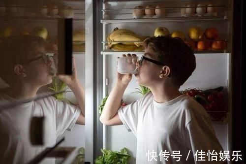 身高|睡前3个“坏习惯”,正在慢慢“偷走”娃的身高,父母要及时察觉