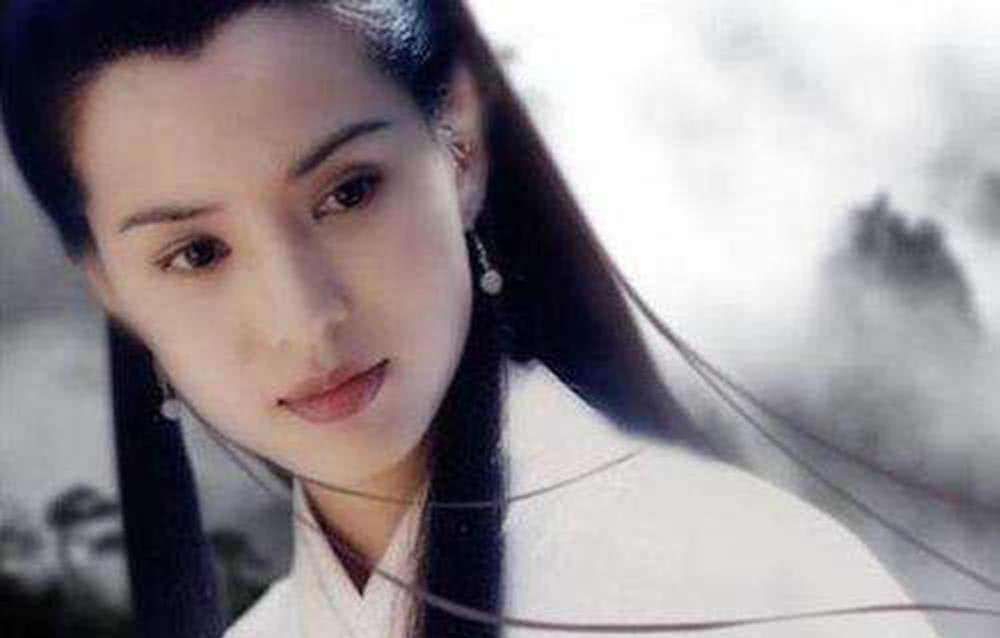 神雕侠侣|同样被点穴,同样是花容月貌,为何小龙女遭遇玷污,黄蓉却没事