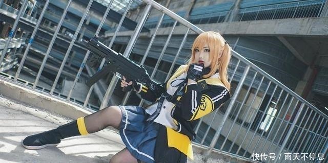 二次元|二次元纸片人陪你吃饭是一种什么样的体验这可太下饭了!