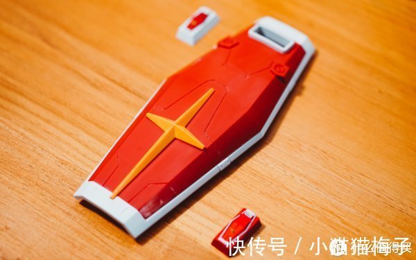 ikbc|高达键盘居然还有补完计划?ikbc联名高达金属键帽上手体验