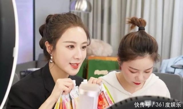 薇娅\懒人伞\一夜爆红，40度出门不怕晒，网友：防晒霜可以扔了