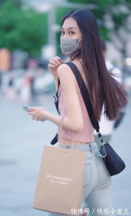 打底裤 青春朝气的打底裤穿搭减龄显气质,穿出优雅流畅的线条,富有活力