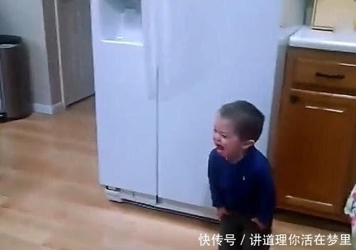 洋娃娃|爸爸给宝宝买了个姐姐,接下来宝宝的反应,网友:太可爱