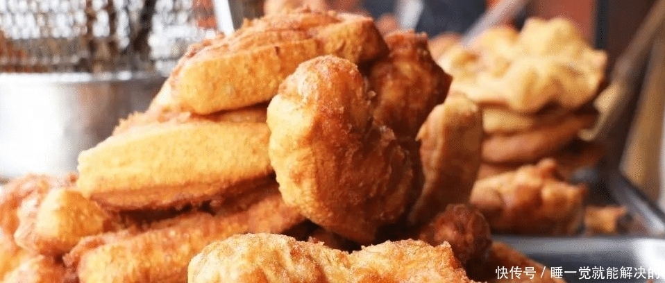 炸糖糕，外皮酥脆掉渣，空心不流糖，咬上一口甜蜜蜜