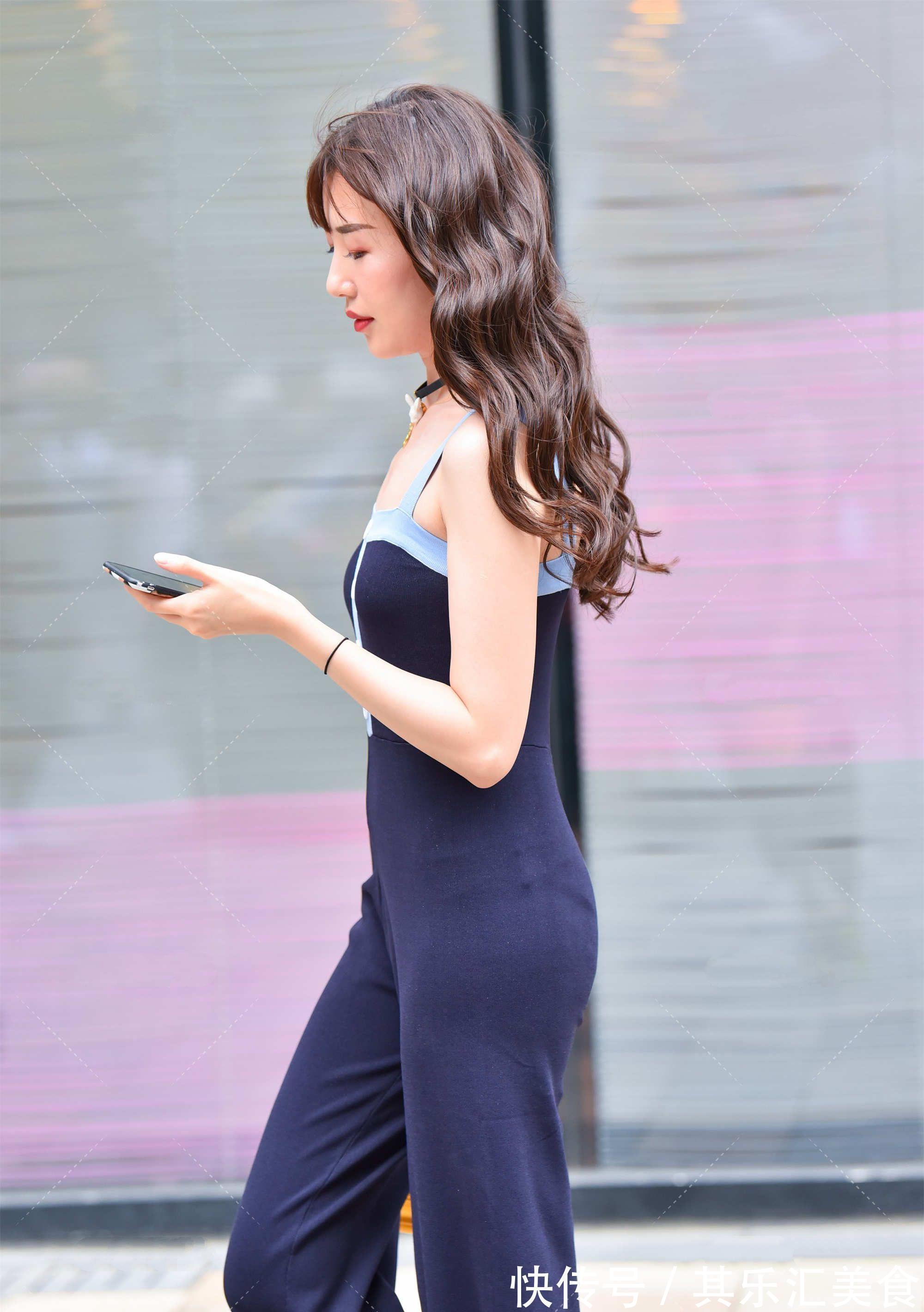 端庄 职业范十足的套装,勾勒身材曲线,更显端庄大气,凸显强大气场