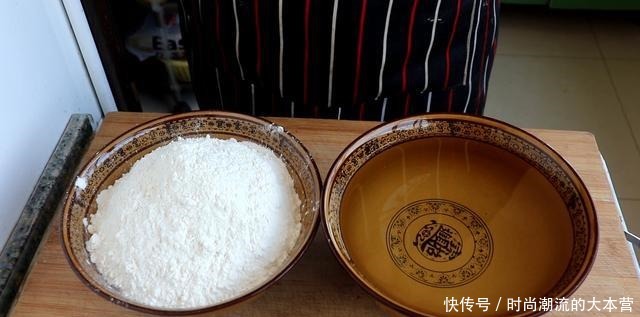 教你正宗的炸油糕做法,最详细炸油糕配方,外酥里软,比买的好吃