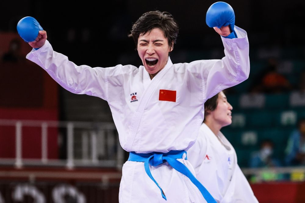 银牌|空手道女子组手61公斤级决赛，中国选手尹笑言获得银牌