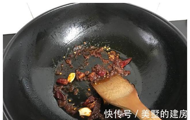 锡纸|不用烤箱也能做烤鱼,香辣鲜美,外酥里嫩,越吃越香,太简单了!