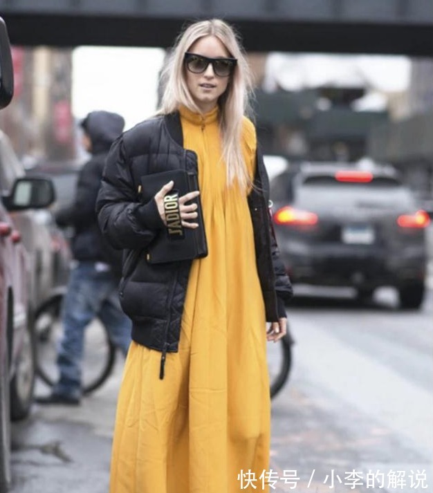 内搭 冬天不管穿大衣还是羽绒服, 这3款“内搭”都要少穿, 俗气掉档次!