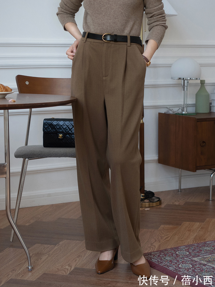 阔腿裤|今年流行“毛衣+裤子”,搭配小黑裤、牛仔裤、阔腿裤保暖又时髦